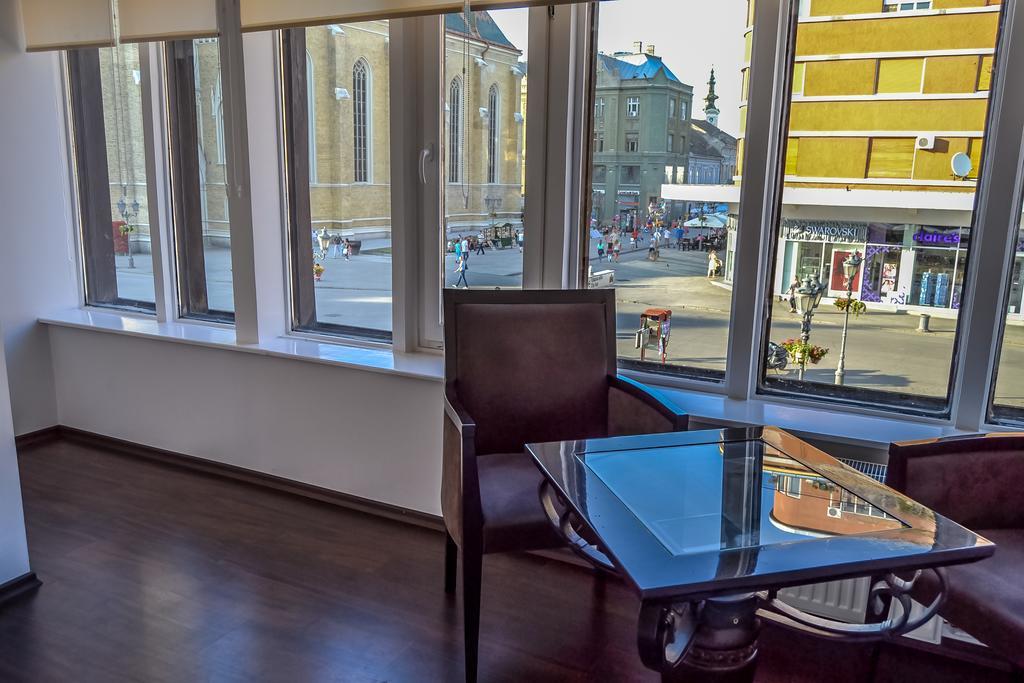Modena Apartments Novi Sad Zimmer foto