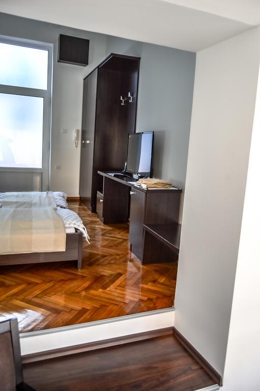 Modena Apartments Novi Sad Zimmer foto